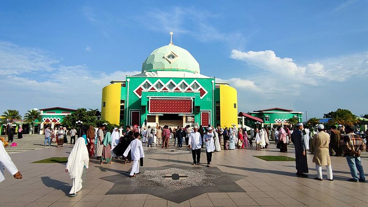 Masjid Assayidatu Khodijah: Tempat Beribadah yang Menyatukan Hati dan Komunitas Cilacap